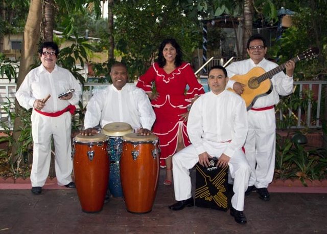 Musicians of Perú Expresión