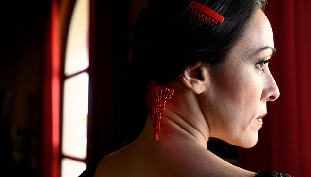 A peineta, or hair comb, is a common flamenco accessory